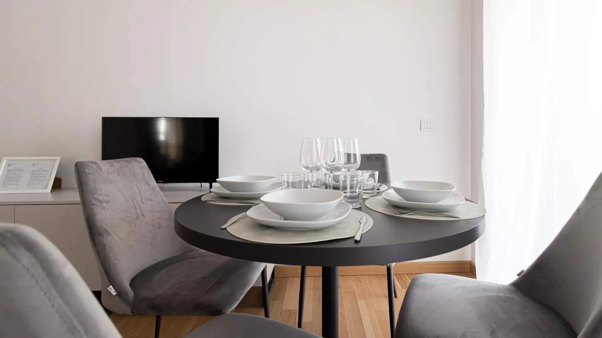Italianway - Pasolini 70 B - Feel Uptown location